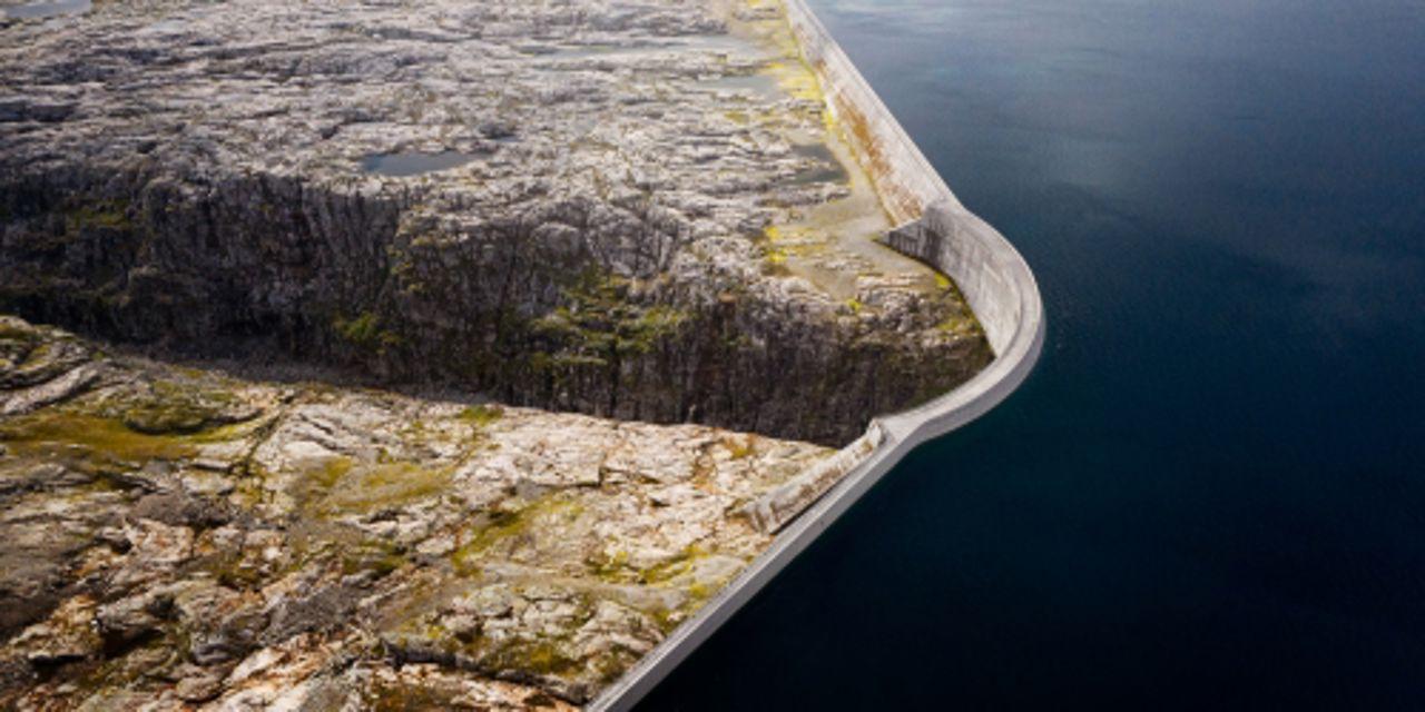 Dam and water reservoir